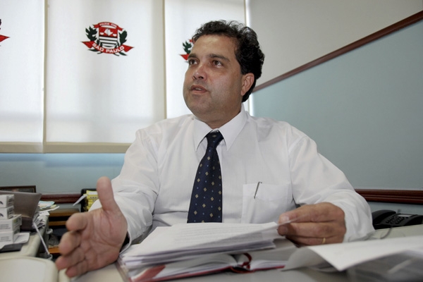 O delegado Adolfo Domingos da Silva Júnior, na foto, foi nomeado pelo diretor do Deinter-3, Valmir Eduardo Granucci, em substituição ao então seccional de Ribeirão Preto, José Henrique Gomes